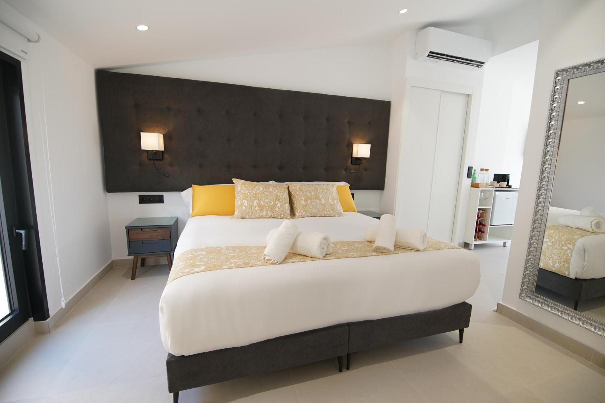 Bet Apartments - Suites Puerto Valenza Esterno foto